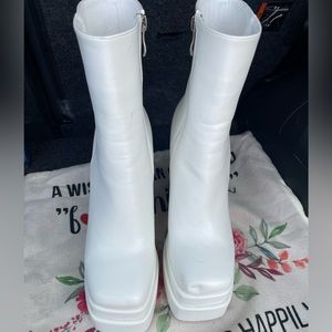 White Heeled Boots size 8.5.
